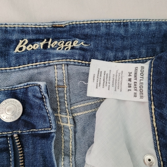 Bootlegger Skinny mid-rise. 34W 28L - Picture 2 of 3